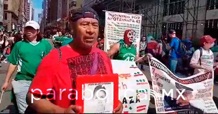 Reclama padre de normalista de Ayotzinapa protección de AMLO al Ejército desde Nueva York