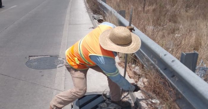 Realiza gobierno de Sergio Salomón conservación de vialidades