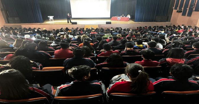 Impulsa SMDIF estrategia de prevención de violencia digital en escuelas