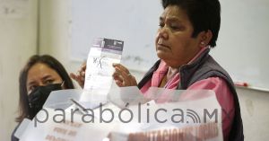 Llama Sergio Salomón a no “echar a pelear” a poblanos en elección 2024