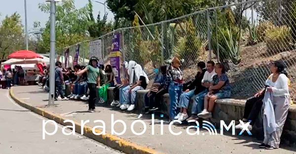 También con Bizarrap hacen filas desde la mañana en la Feria