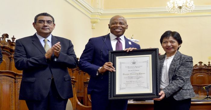 Otorga BUAP Doctorado Honoris Causa a Eric Leroy Adams, alcalde de NY