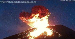 Captan explosión en el Popocatépetl; provoca intensa caída de ceniza en la capital
