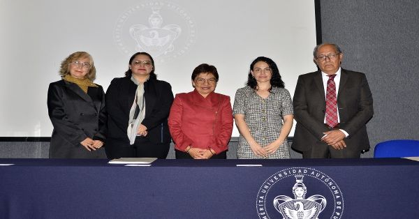 Reconocen labor del Bachillerato Internacional 5 de Mayo de la BUAP