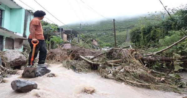 Reportan 22 muertos tras tormenta 'John' en México