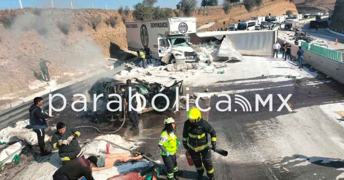 Sellan por accidente paso en la México-Puebla