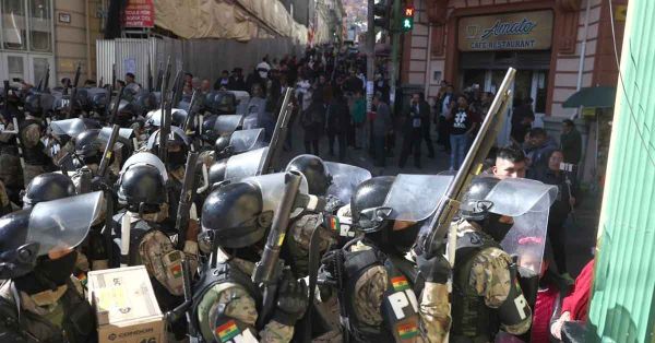 Arrestan a comandante que lideró intento de golpe de Estado en Bolivia