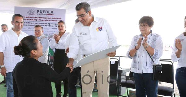 Inaugura Sergio Salom&oacute;n Unidad Deportiva en Tlacotepec