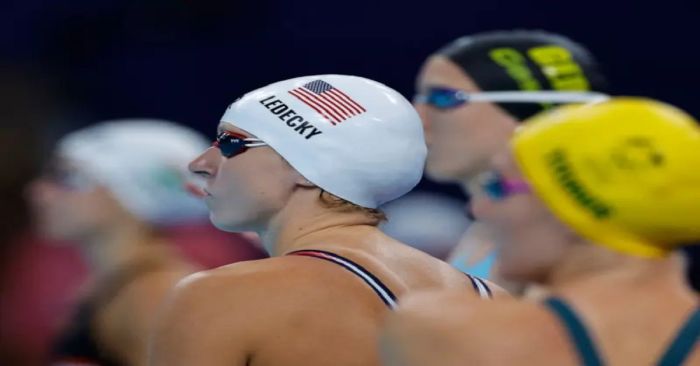 Anda Ledecky &#039;como pez en el agua&#039;; lidera los 400