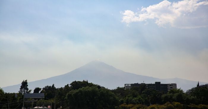 Amanece Puebla con baja contaminación originada por ceniza del Popocatépetl