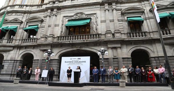 Colocan Bando Solemne en Palacio Municipal