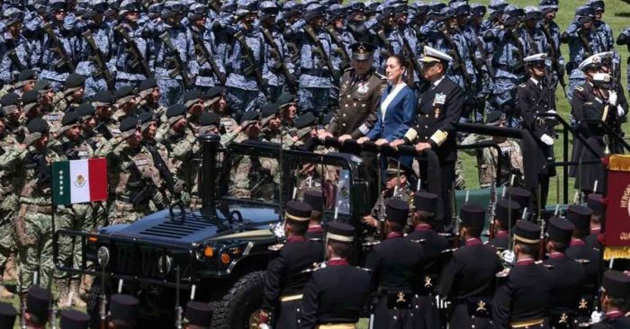 Encabeza Claudia Sheinbaum ceremonia de salutación de las Fuerzas Armadas