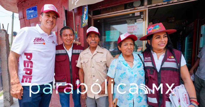 Atiende Pepe Chedraui a vecinos de Playas del Sur