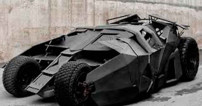 Subastará Warner Bros 10 Batmobile Tumbler de &quot;El caballero de la noche&quot;