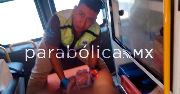 Nace bebé en una ambulancia de Huaquechula