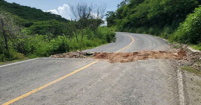 Habilitan, provisionalmente carretera Chila de la Sal-Chiautla de Tapia