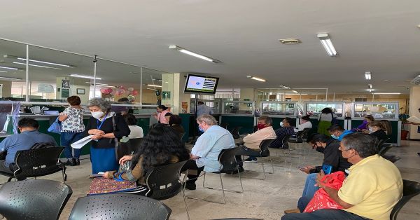 Capacitan a personal de ventanilla de IMSS Puebla en trámites de pensiones y subsidios