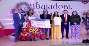 Premia ayuntamiento a la embajadora cultural y turística de San Andrés Cholula