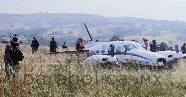 Volaba con placas fake, avioneta del aterrizaje forzoso en Puebla