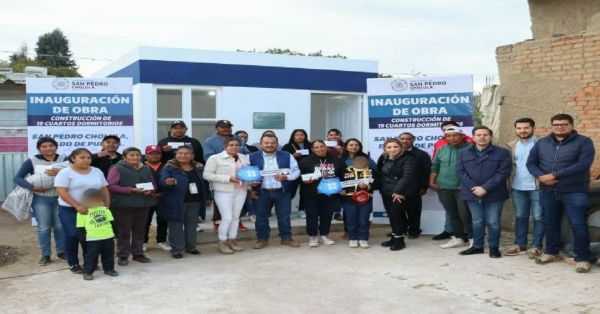 Entregan apoyos del programa “Vivienda y Familia” en San Andrés Cholula