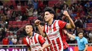 Rescata Chivas un empate agónico ante Santos