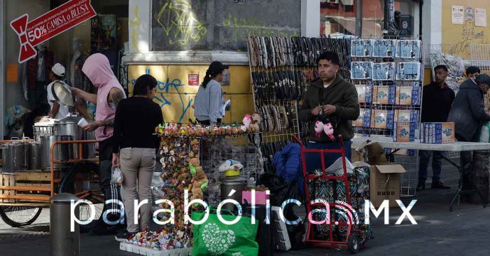 Se instalan ambulantes en el corredor 5 de Mayo