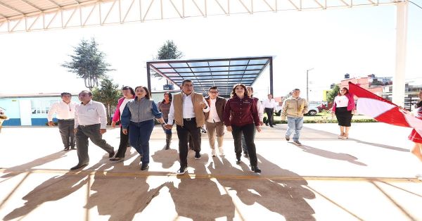 Inauguran Sergio Salomón y Bety Sánchez Mercado de Zacatlán