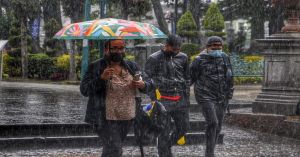 Prepara el paraguas habrá lluvias de ligeras a fuertes este fin de semana