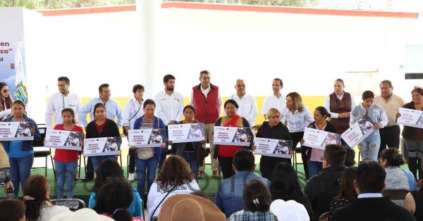 Entrega Sergio Salom&oacute;n techado de primaria en Nicol&aacute;s Bravo