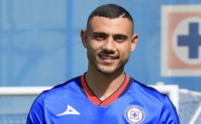 Presenta Cruz Azul a su nuevo centro delantero Giorgos Giakoumakis