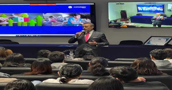 Apoya COPARMEX con conocimiento a universitarios de la BUAP