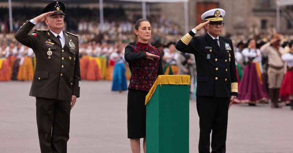 Preside Sheinbaum desfile del 114 aniversario de la Revolución