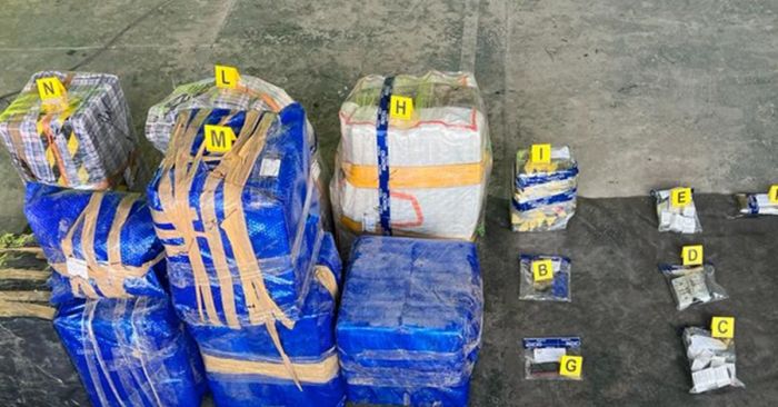 Detenidos con media tonelada de cocaína, armas, cargadores y cartuchos en Hidalgo