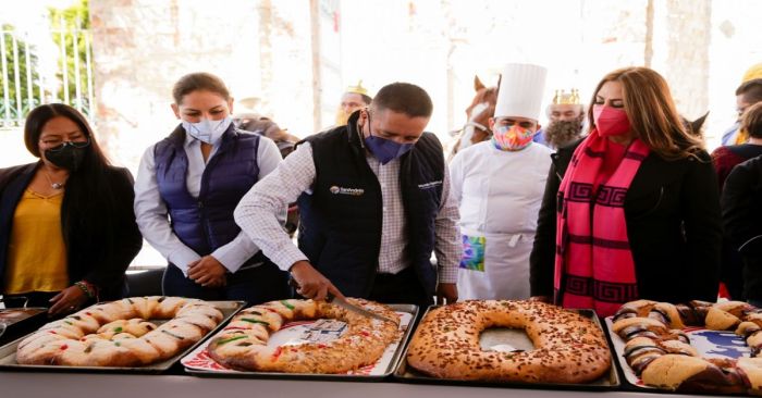 Inauguran en San Andrés Cholula Feria de la Rosca 2024