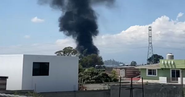 Otra vez se incendia fábrica de aceites en Acatepec