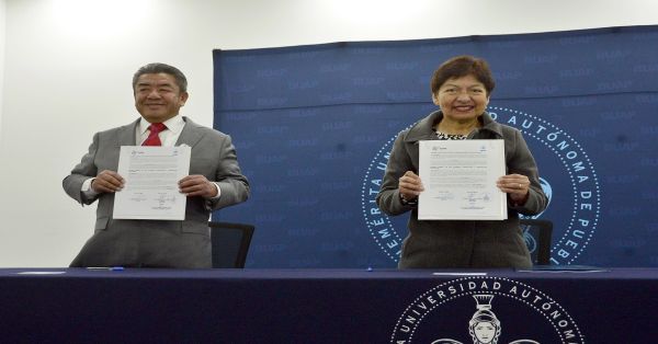 Firma BUAP convenio con la Universidad Fuerza Migrante