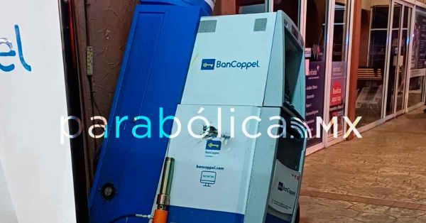 Frustran robo de cajero Bancoppel de Plaza Tolin