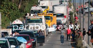 Colapsa tránsito en la zona metropolitana durante la jornada del viernes