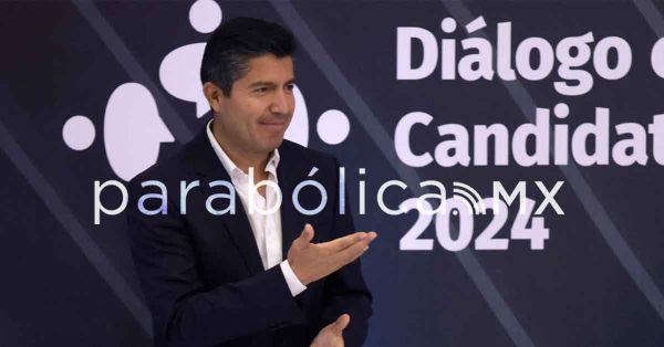 Dialoga Eduardo Rivera con integrantes del CCE poblano