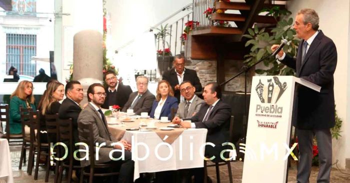 Firma Pepe Chedraui convenio de colaboración con el Colegio de Notarios