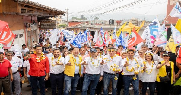 Cierra Lalo Rivera gira en Huauchinango con cuatro mil asistentes