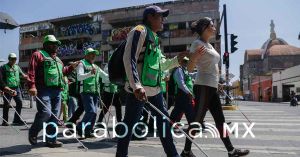 Se manifiestan invidentes en las calles de Puebla