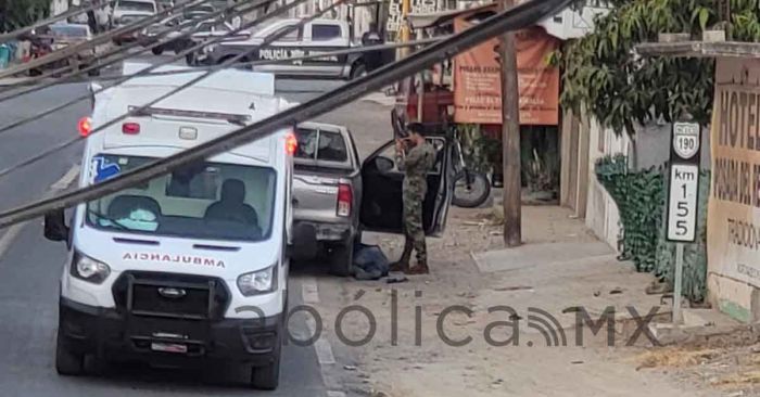 Desmantelan en Acatlán a banda dedicada a robo de vehículos