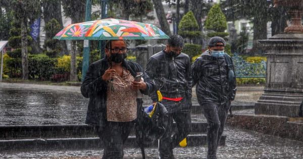 Pronostican lluvias y tolvaneras este martes en Puebla