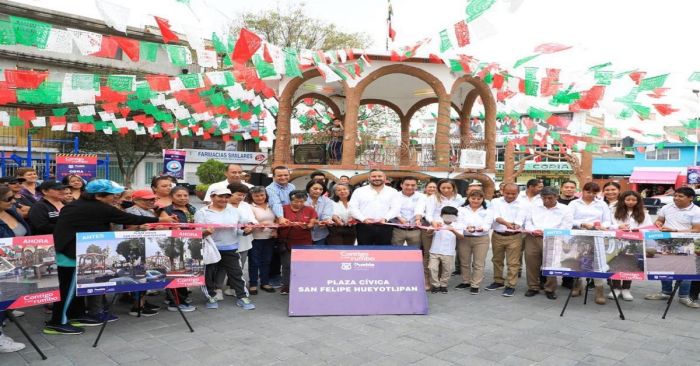 Inauguran rehabilitaci&oacute;n de la Plaza C&iacute;vica de  San Felipe Hueyotlipan