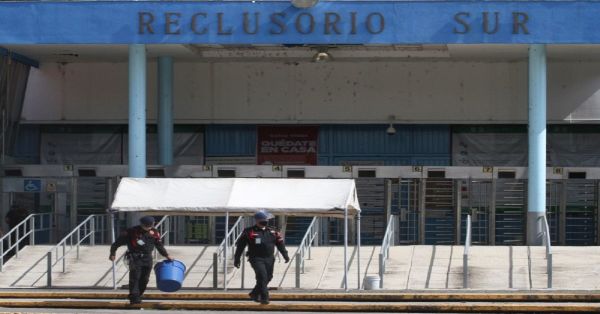 Descubren hoyo en el Reclusorio Sur en CDMX y sacan a reos