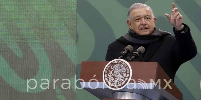 Responde AMLO a los conservadores desde Puebla: No hay militarización del país