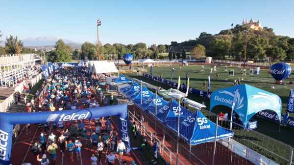 Participan 5 mil personas en el Medio Marat&oacute;n del D&iacute;a del Pap&aacute; en Cholula