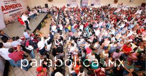 Recibe Armenta respaldo multitudinario durante su cierre en Zacatlán