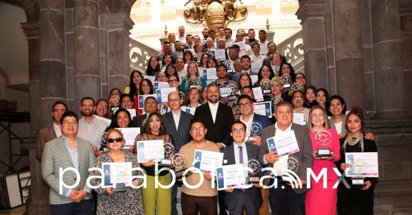 Entrega ayuntamiento Sello Distintivo a &ldquo;Empresas Poblanas de 10&rdquo;